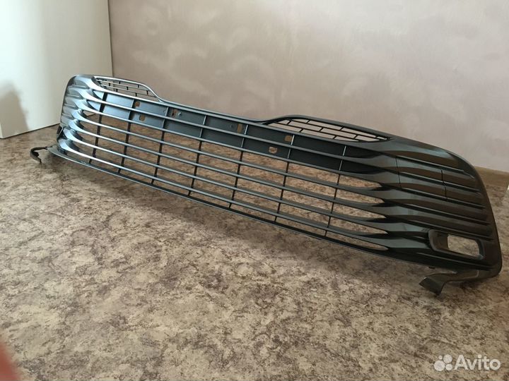 Решетка радиатора в бампер для Тойоты Камри 70
