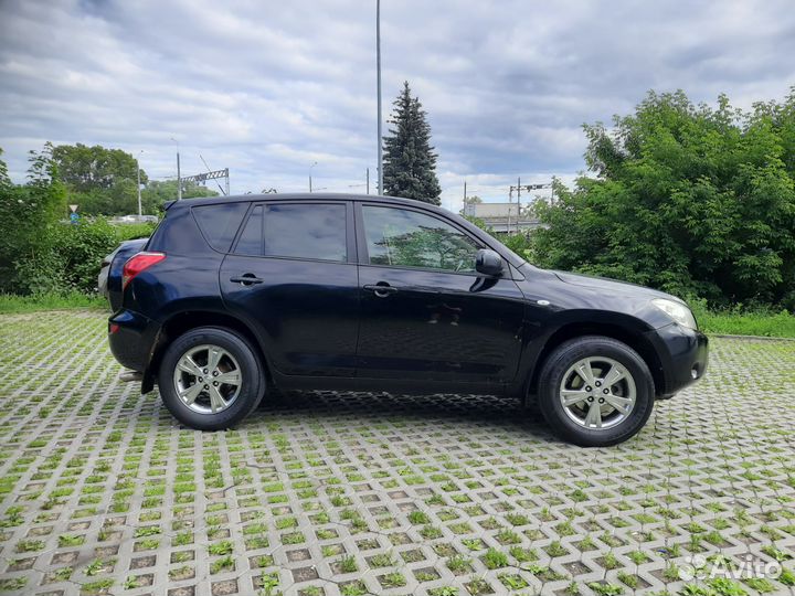 Toyota RAV4 2.0 AT, 2006, 245 000 км