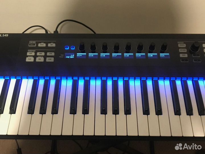 Native Instruments Komplete Kontrol S49 (Код A524)