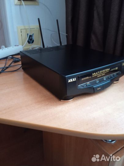 Видеомагнитофон akai