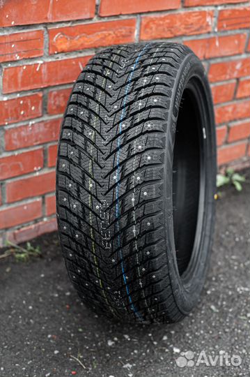 Zmax Winternova Stud II 215/45 R17 91T