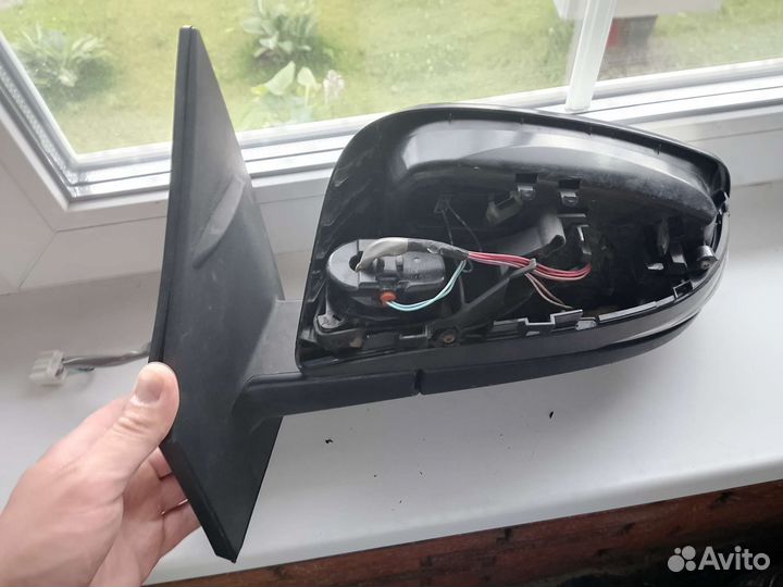 Боковое зеркало на toyota rav 4
