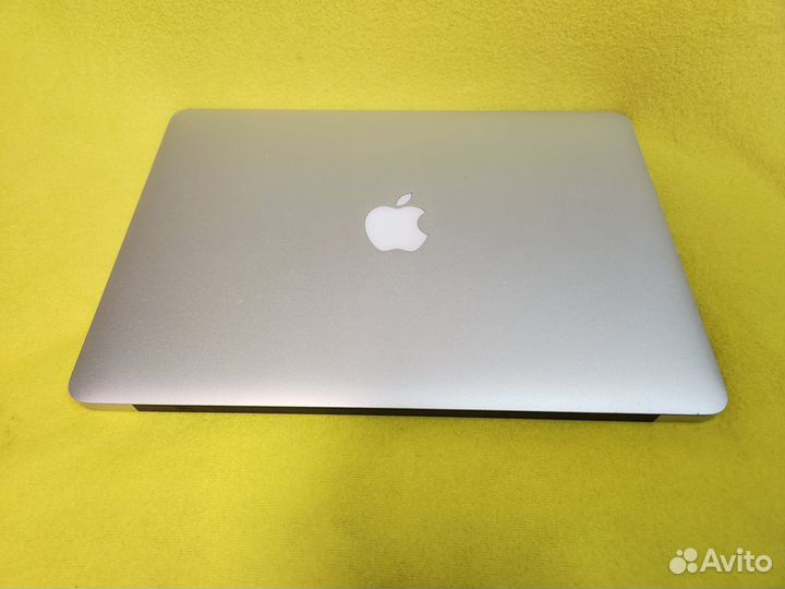 MacBook Air 13 — тонкий и легкий — T111U