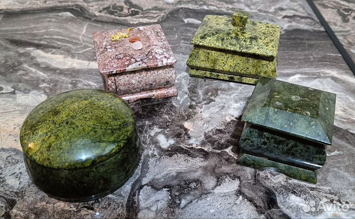 Сувениры из оникса и других камней