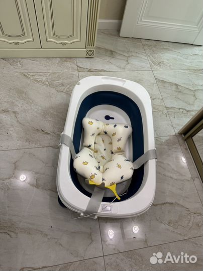 Ванночка для купания с термометром и шезлонгом