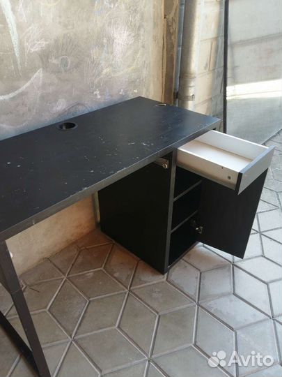 Письменный стол для школьника IKEA