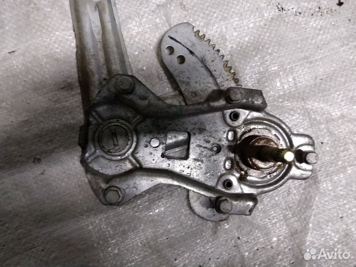 Стеклоподъёмник Ниссан Альмера N16