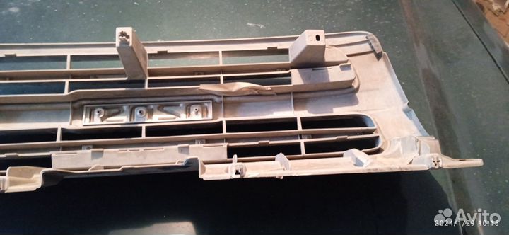 Решотку радиато исузу бикхорн