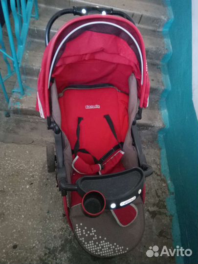 Прогулочная коляска