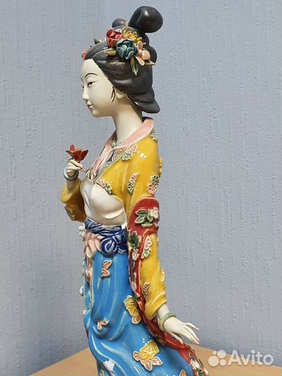 Фарфоровые статуэтки