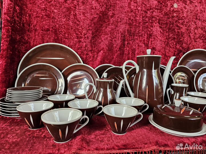 Сервиз на 12 персон 52 предмета. ГДР Фрейбергер 60