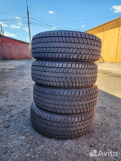 Bridgestone Blizzak DM-V3 235/65 R17 108S