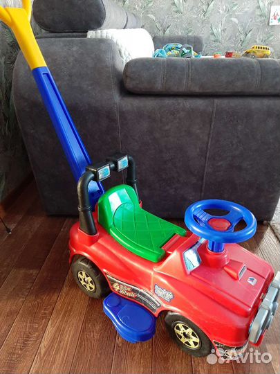 Машинка-каталка