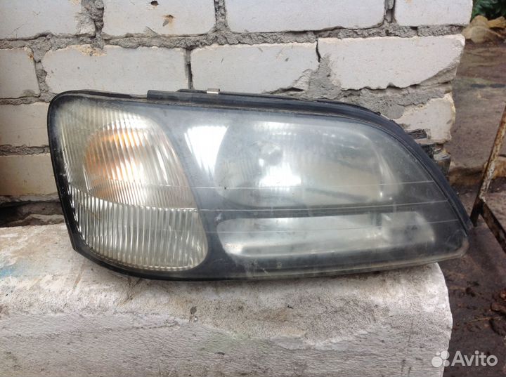 Фара Subaru outbek левая и правая