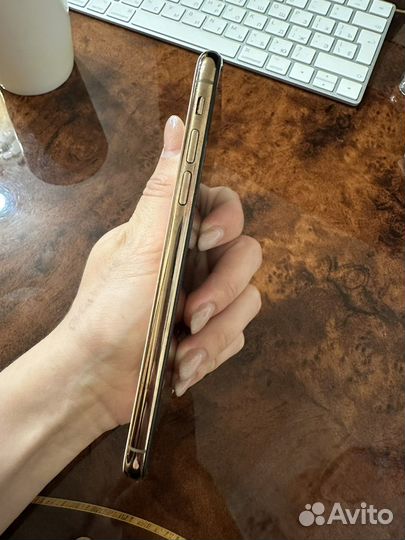 Телефон iPhone xs