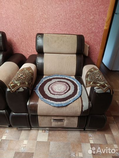 Диваны и кресло бу
