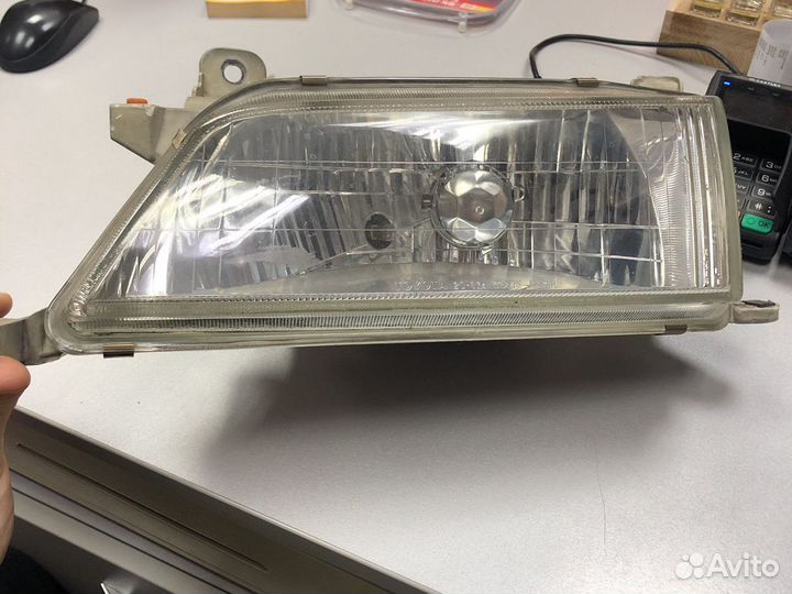 Фара левая Toyota Premio