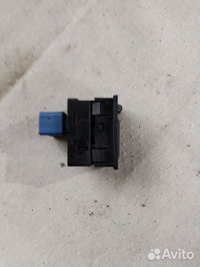 Кнопка управления зеркалами Toyota Corona Premio S