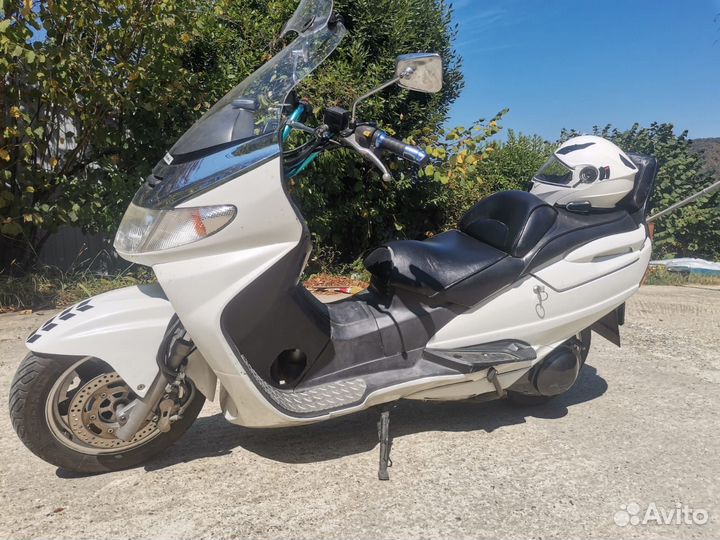 Suzuki SkyWave 400