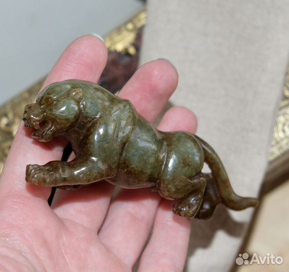 Артефакт из нефрита Тигр