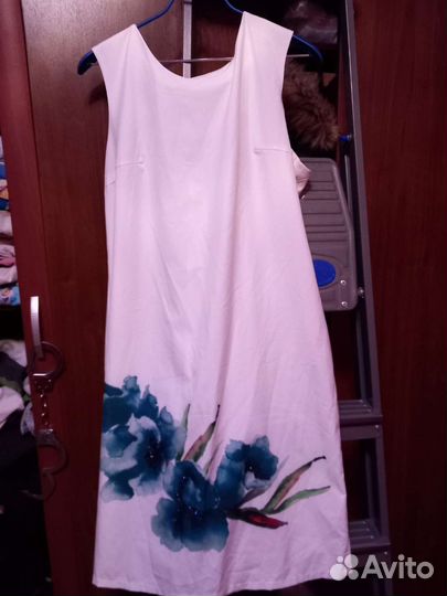 Много платьев