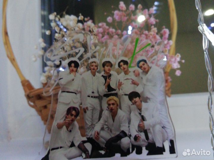 Статуэтка Streykids c подставкой