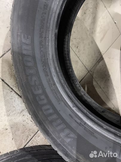 Bridgestone Dueler H/T 687 225/65 R17