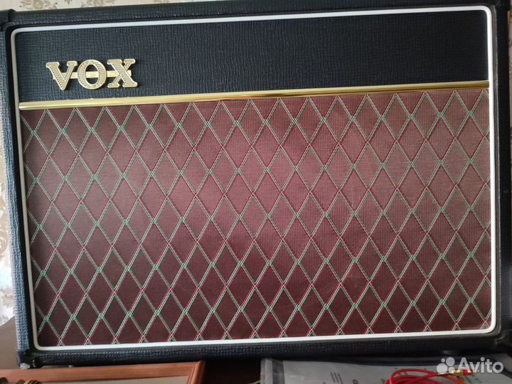 Гитарный комбоусилитель