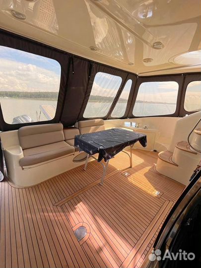 Azimut 55 Флаг РФ