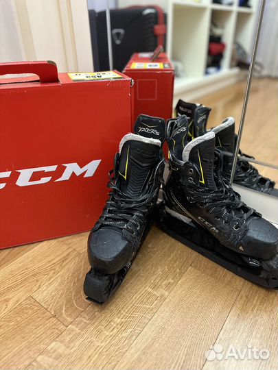 Хоккейные коньки CCM