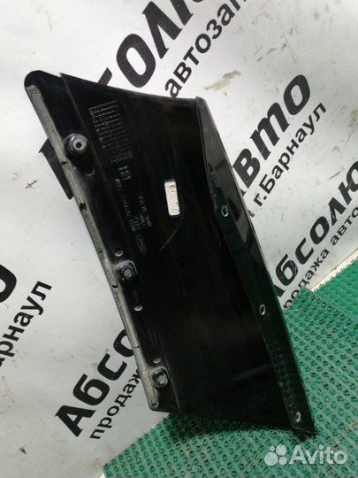 Накладка собачника задняя правая Ford Explorer