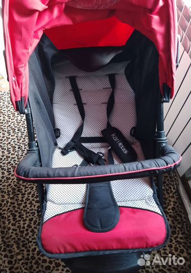 Прогулочная коляска