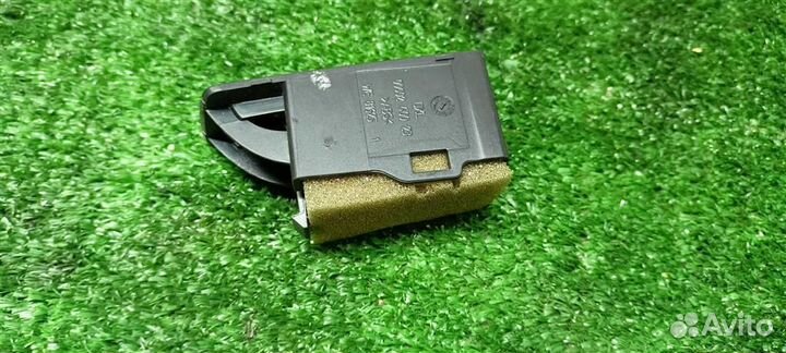 Накладка декоративная Audi A4 (B8) 2007-2015