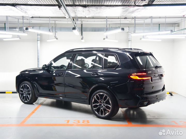 BMW X7 3.0 AT, 2023