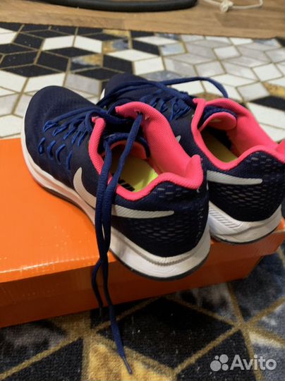 Кроссовки nike женские 37 38