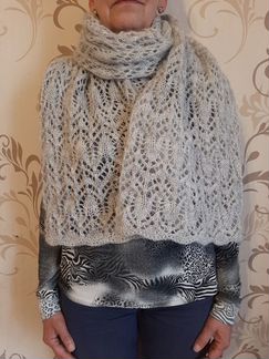 Вязанный палантин