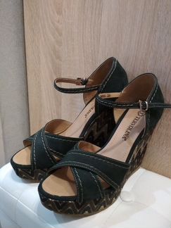 Босоножки на танкетке Tervolina новые 36