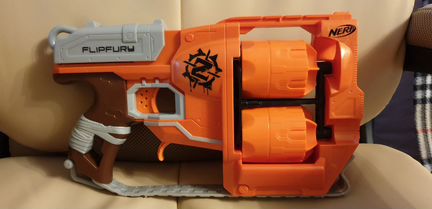 Nerf супер бластер с двумя барабанами Зомби страйк