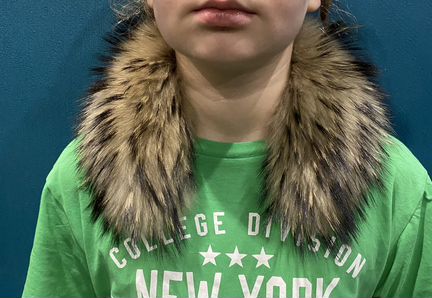 Меховой воротник Moncler