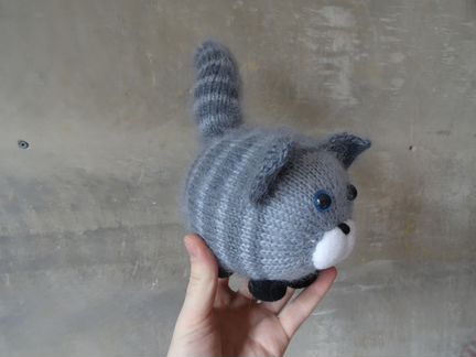 Коты вязаные в ручную (мохер)