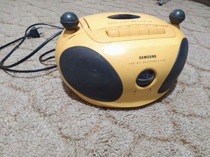 Магнитофон Samsung
