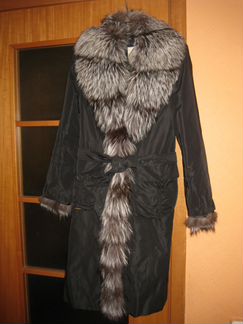 Пальто с натуральным мехом, р 44 + шапка
