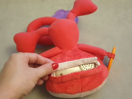 Fisher Price Музыкальная подвеска на коляску Обезь