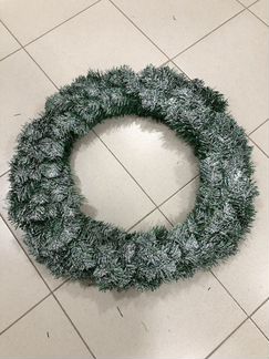 Новогодний венок из искусственной ели