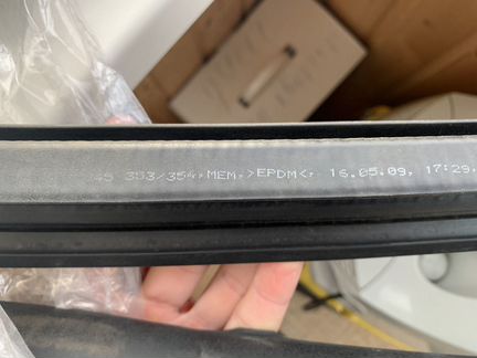 8T0845353 VAG Уплотнитель (внутри) ауди а5 левый у