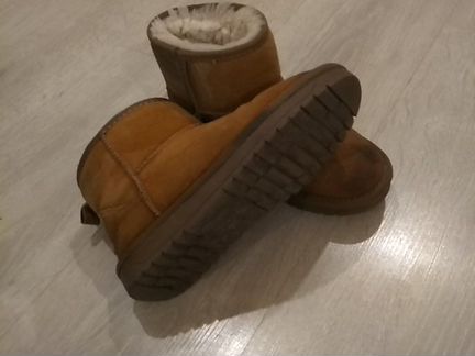 Угги, свитер, шапка, шарф, перчатки