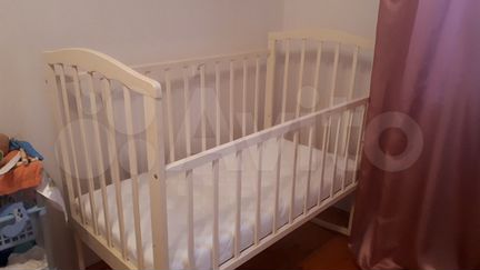 Кровать /кроватка для ребенка (качалка)