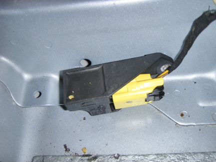 Датчик бокового удара 6Q0909606 vw passat b5