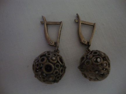 Сережки серебро шарики резные