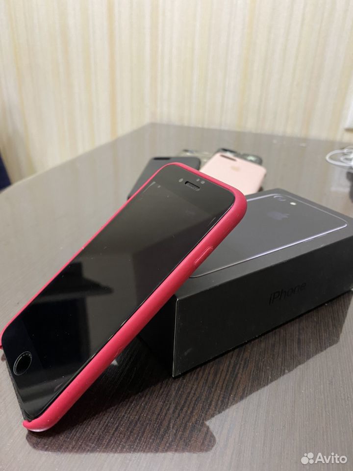 Телефон iPhone 7